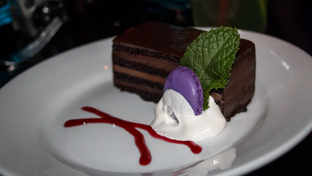 George’s Cafe – cake shop in Llangollen town centre